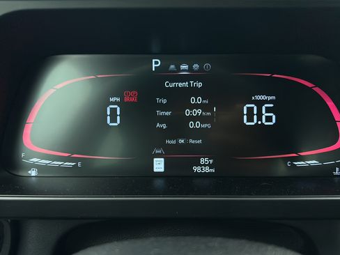 Used 2025 Hyundai Elantra Sport FWD image 17