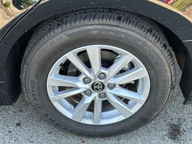 Used 2026 Toyota Camry LE w/ Convenience Package FWD image 5