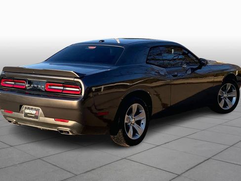 Used 2019 Dodge Challenger SXT image 11