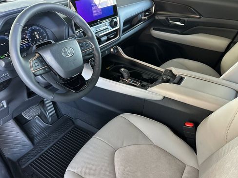 New 2026 Toyota Grand Highlander AWD Hybrid image 11