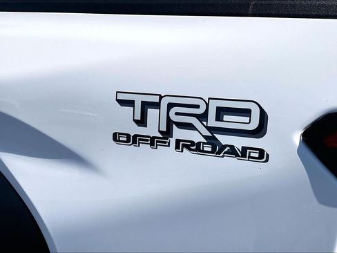 Used 2024 Toyota Tacoma TRD Off-Road AWD/4WD image 33