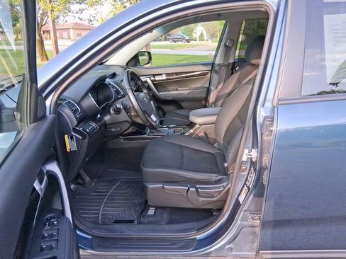 Used 2015 Kia Sorento LX FWD image 11