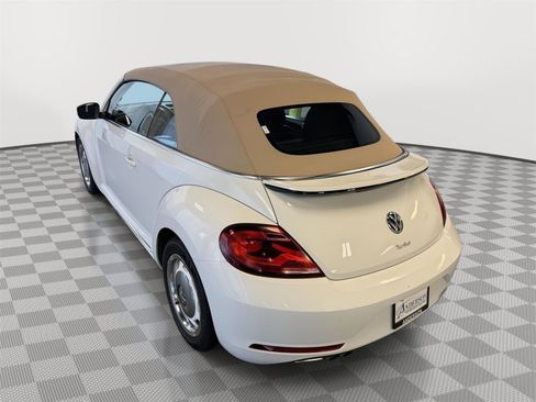 Used 2018 Volkswagen Beetle 2.0T Coast image 9