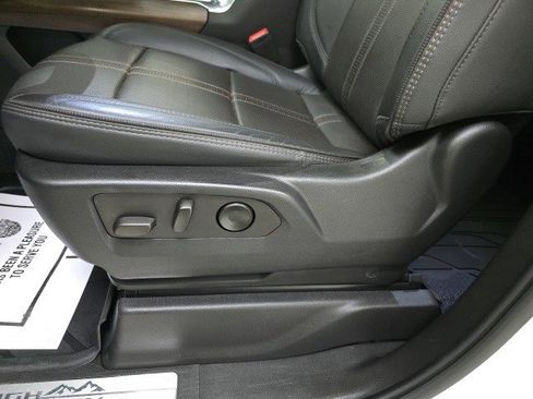 Certified 2022 Chevrolet Silverado 1500 High Country w/ High Country Premium Package image 22