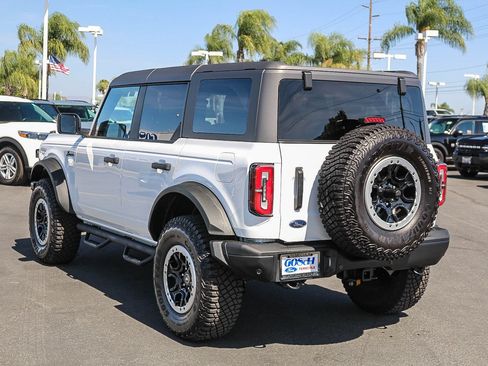 Certified 2023 Ford Bronco Badlands w/ Sasquatch Package AWD/4WD image 8