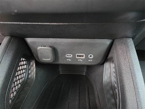 Used 2023 Chevrolet TrailBlazer RS w/ Sun and Liftgate Package image 25