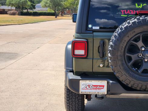 Used 2022 Jeep Wrangler Unlimited Sport AWD/4WD image 8