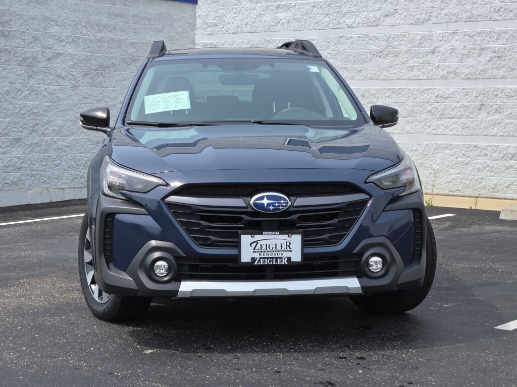Used 2025 Subaru Outback Limited AWD/4WD image 3