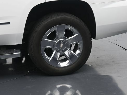Used 2017 Chevrolet Tahoe LT w/ LT Signature Package AWD/4WD image 13