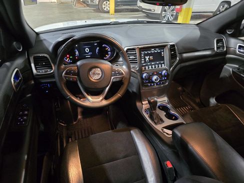 Used 2018 Jeep Grand Cherokee Altitude image 30