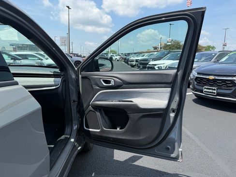 Used 2023 Jeep Compass Sport AWD/4WD image 19