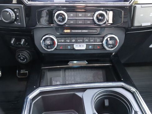 Used 2022 Ford F250 Lariat w/ Lariat Ultimate Package AWD/4WD image 10
