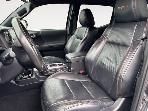 Used 2020 Toyota Tacoma TRD Pro AWD/4WD image 9