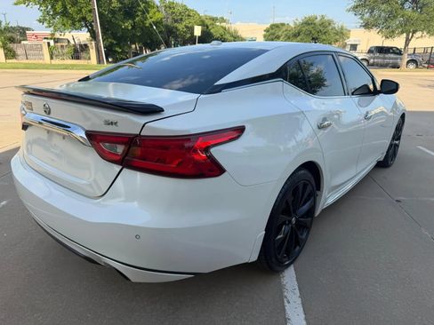 Used 2016 Nissan Maxima SR w/ Interior Lighting Package FWD image 6