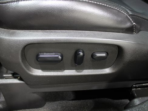 Used 2013 Ford Explorer XLT image 4