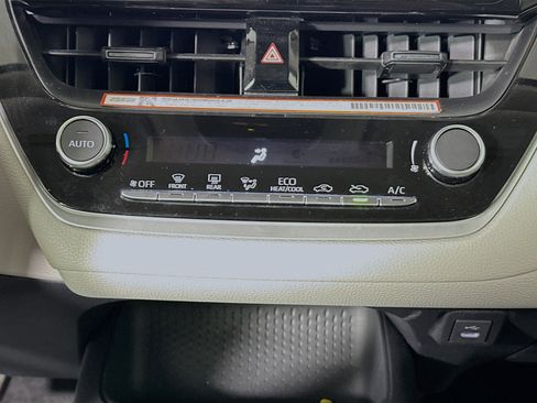 Certified 2025 Toyota Corolla LE image 22