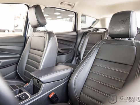Used 2019 Ford Escape Titanium w/ U9j03 - Titanium Tow Package AWD/4WD image 19