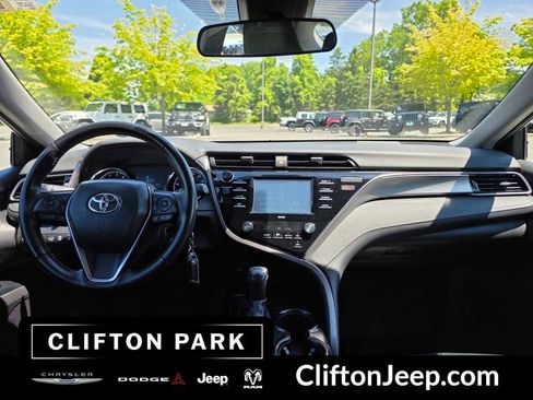 Used 2020 Toyota Camry SE w/ Cold Weather Package AWD/4WD image 19