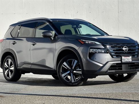 Certified 2025 Nissan Rogue SL w/ SL Premium Package image 2