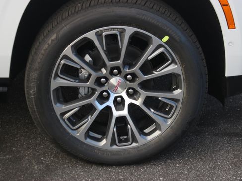 New 2026 GMC Yukon XL Denali image 9