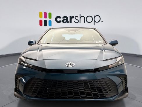 Used 2025 Toyota Camry SE w/ Convenience Package FWD image 8