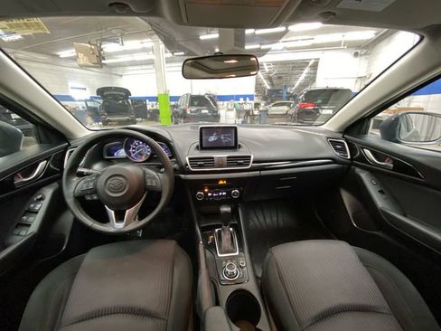 Used 2015 MAZDA MAZDA3 i Touring w/ Technology Package FWD image 28