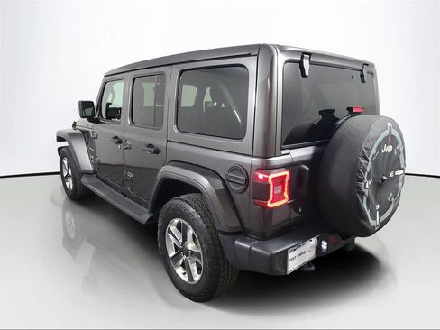Used 2020 Jeep Wrangler Unlimited Sahara AWD/4WD image 4