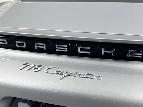 Used 2021 Porsche 718 Cayman image 6