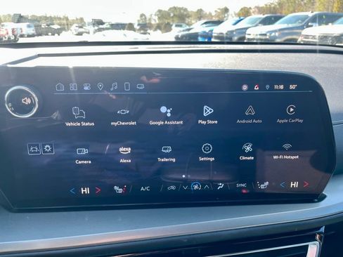 New 2025 Chevrolet Traverse LT w/ Driver Confidence Package FWD image 13