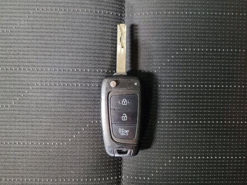 Used 2024 Hyundai Venue SE image 32