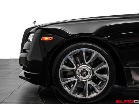 Used 2019 Rolls-Royce Wraith RWD image 13