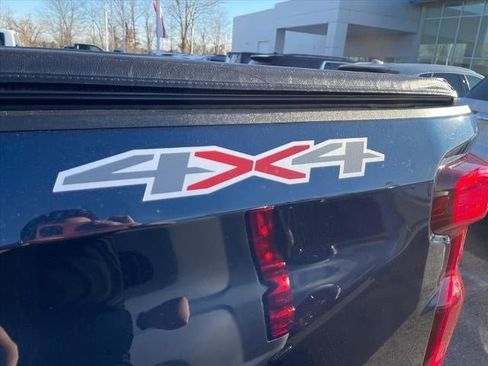 Used 2023 Chevrolet Silverado 1500 LT image 18