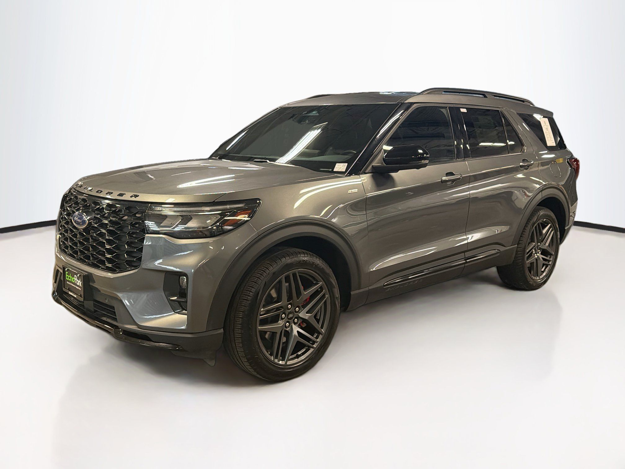 Used 2025 Ford Explorer ST-Line w/ ST-Line Street Pack AWD/4WD image 3