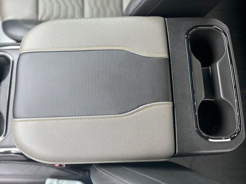 Used 2024 Chevrolet Silverado 2500 ZR2 w/ Technology Package image 22