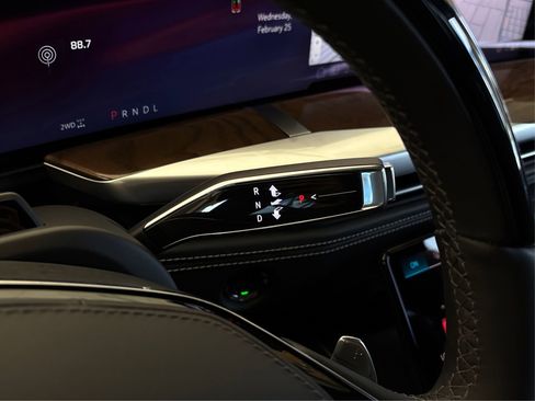 New 2026 Cadillac Escalade ESV Platinum Sport w/ LPO, ONYX Package image 31