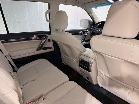 Used 2023 Lexus GX 460 Premium w/ Premium Plus Package image 27