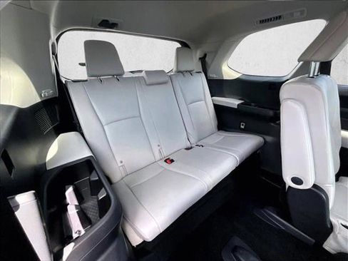 Used 2025 Toyota Grand Highlander FWD image 26