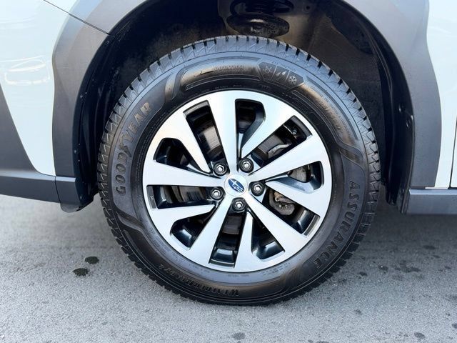 Used 2023 Subaru Outback Premium AWD/4WD image 28