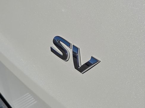 Used 2021 Nissan Rogue SV w/ Premium Package image 8