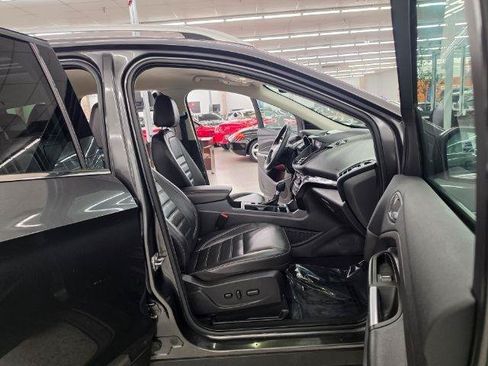 Used 2017 Ford Escape Titanium AWD/4WD image 32