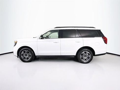 Used 2025 Ford Expedition Active AWD/4WD image 4