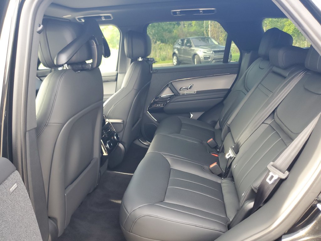 New 2026 Land Rover Range Rover Sport SE AWD/4WD image 24
