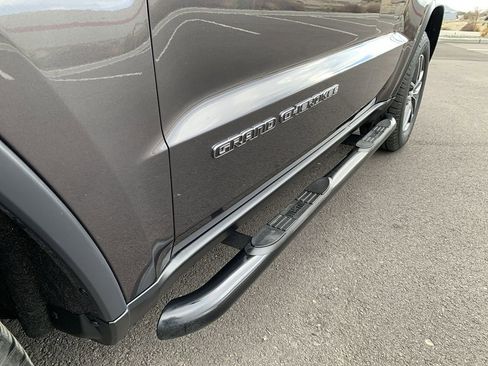 Used 2017 Jeep Grand Cherokee Limited image 13