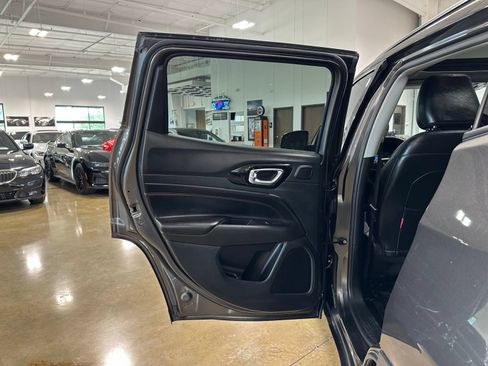 Used 2022 Jeep Compass Trailhawk w/ Sun and Sound Group AWD/4WD image 36