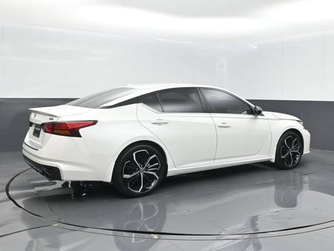 Used 2023 Nissan Altima 2.5 SR w/ SR Premium Package FWD image 8