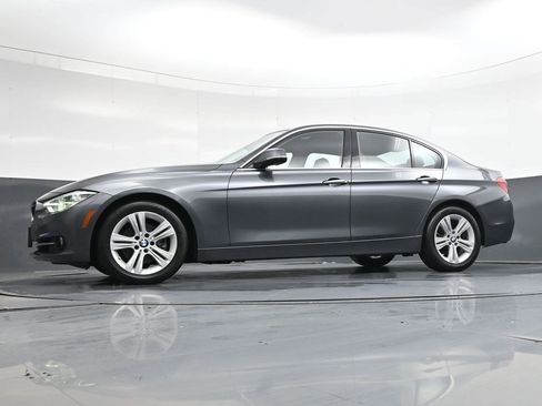 Used 2018 BMW 330i xDrive Sedan w/ Convenience Package image 35