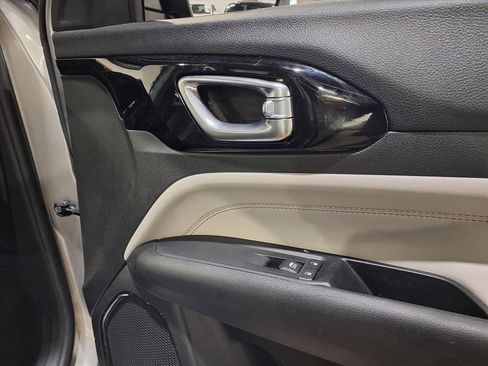 Used 2022 Jeep Compass Limited w/ Sun and Sound Group image 12