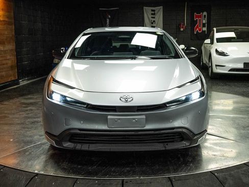 Used 2024 Toyota Prius LE image 4