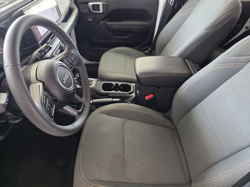 Used 2025 Jeep Wrangler Unlimited Sport AWD/4WD image 12