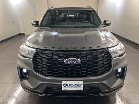 New 2026 Ford Explorer ST-Line w/ ST-Line Street Pack image 2